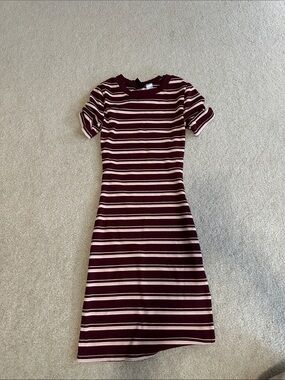 H&M Burgundy and Cream Striped Short-Sleeve Midi Dress